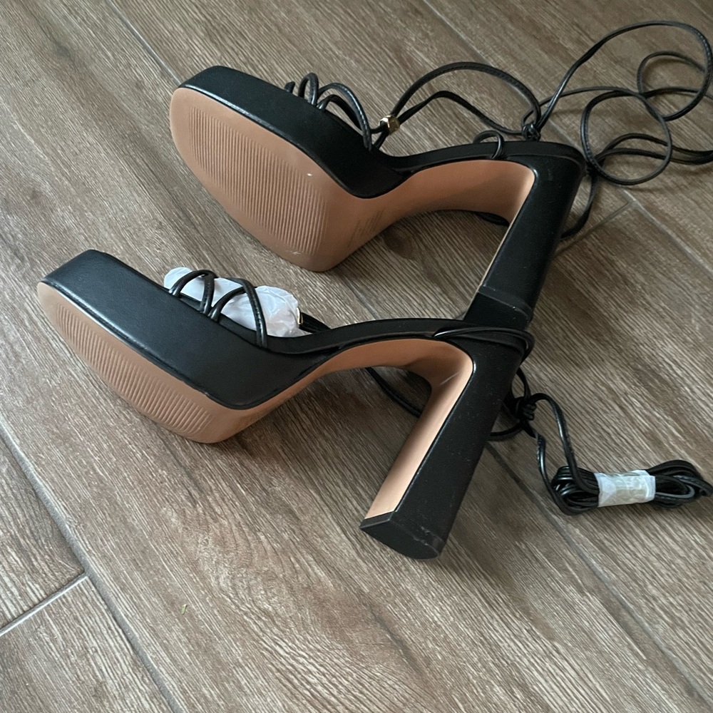 Steve Madden Black Strappy Platform Heels - Picture 4 of 5